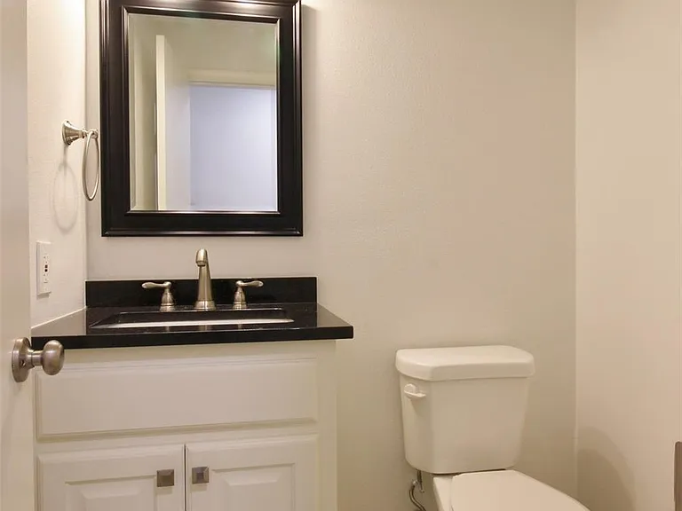717 Greenleaf Dr — Photo 19