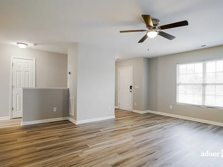 4037 Griffis Glen Dr — Photo 5