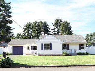 69 Willowbrook Dr, Springfield, MA 01129