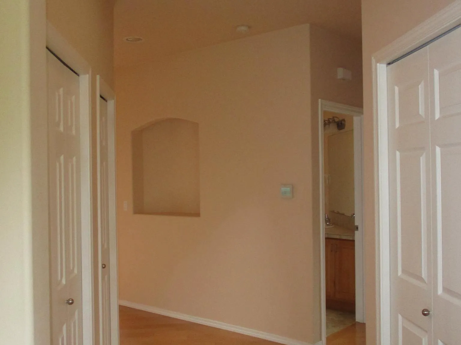 3 bed, 2084 sqft, $2,450 — Photo 4