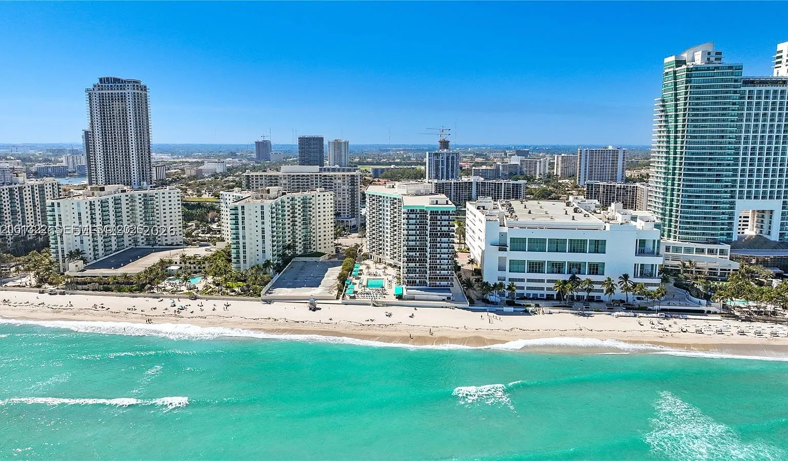 Sea Air Towers Condo — Photo 3