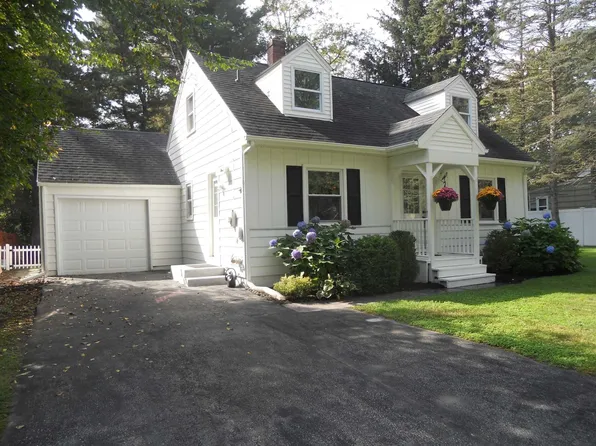 21 RED BARN Road, Hyde Park, NY 12538