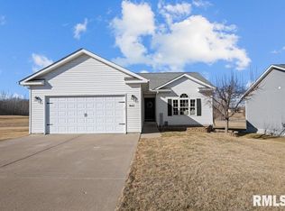 941 5th Ave W, Andalusia, IL 61232