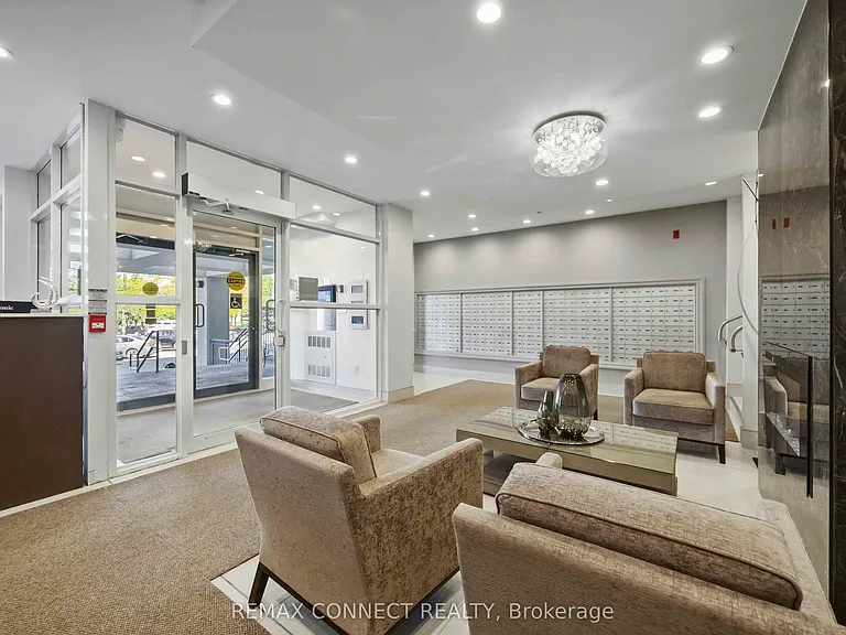340 Watson St W #420 — Photo 4