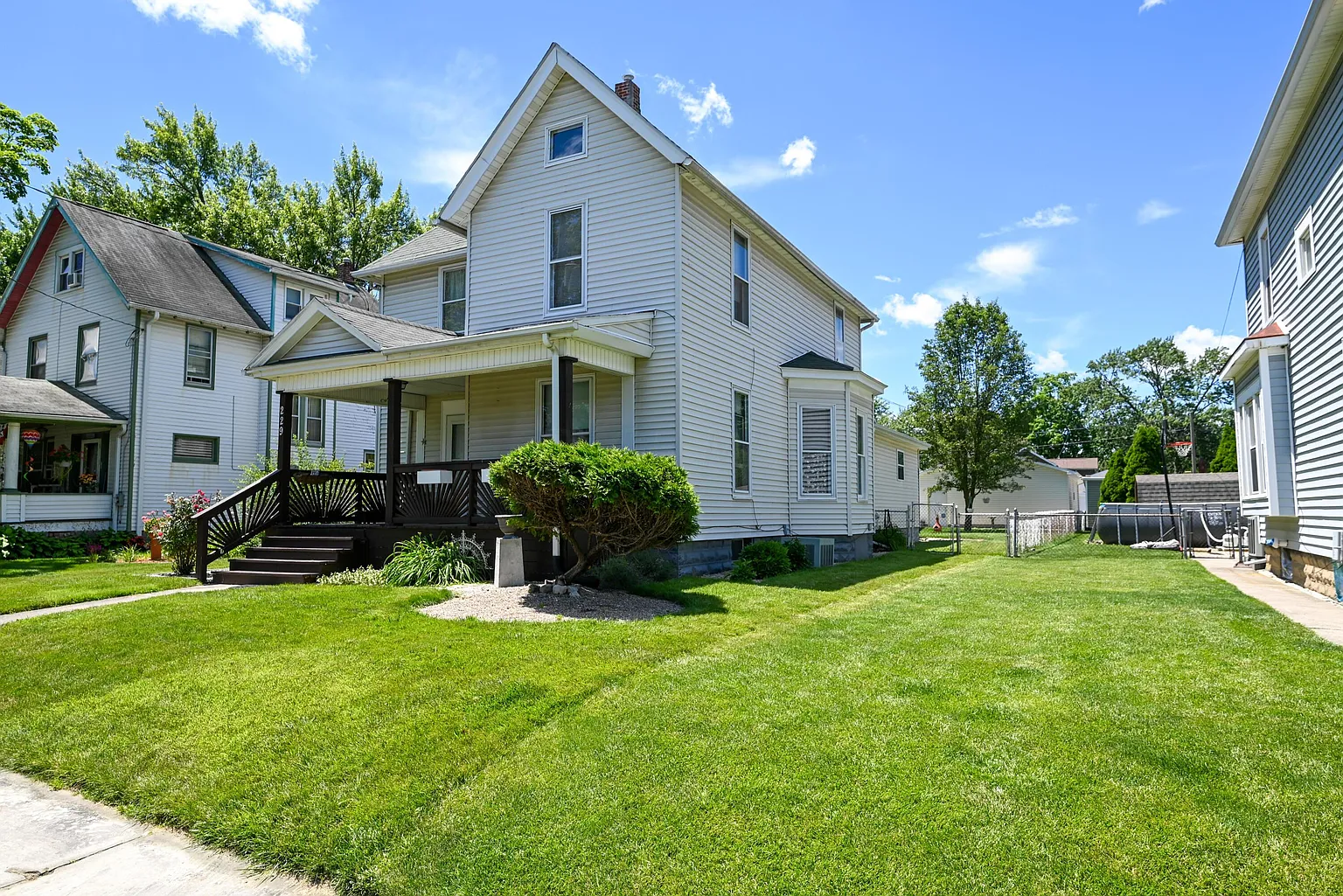 229 Summit St photo 1