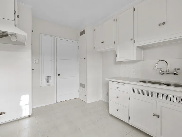 3720 W Adams Blvd #1 — Photo 10