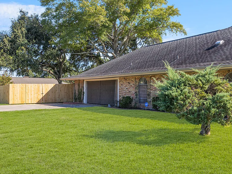 512 Monarch Dr — Photo 26