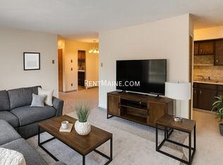 18 Wenbelle Dr APT 302, Bucksport, ME 04416