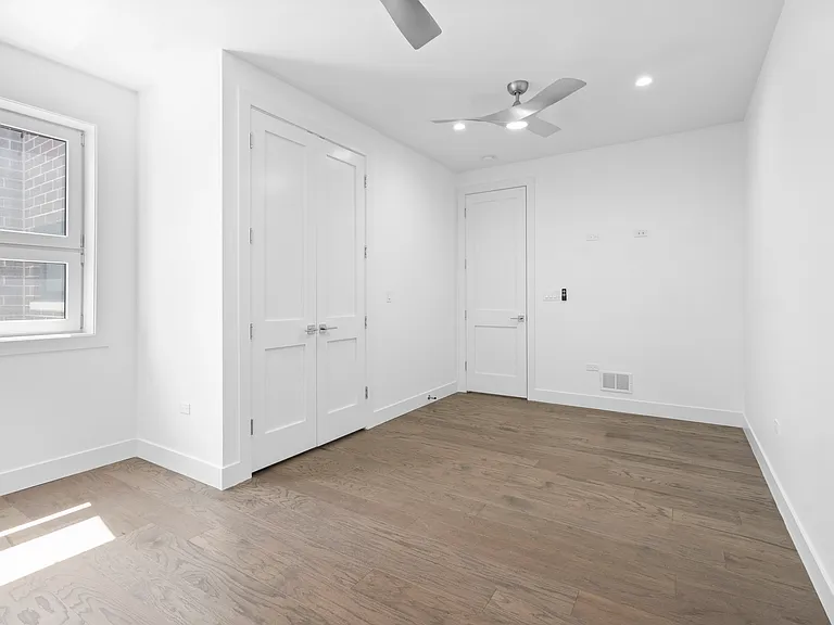 3008 W Belmont Ave #3 — Photo 11