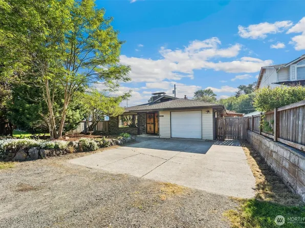 8027 S I Street, Tacoma, WA 98408