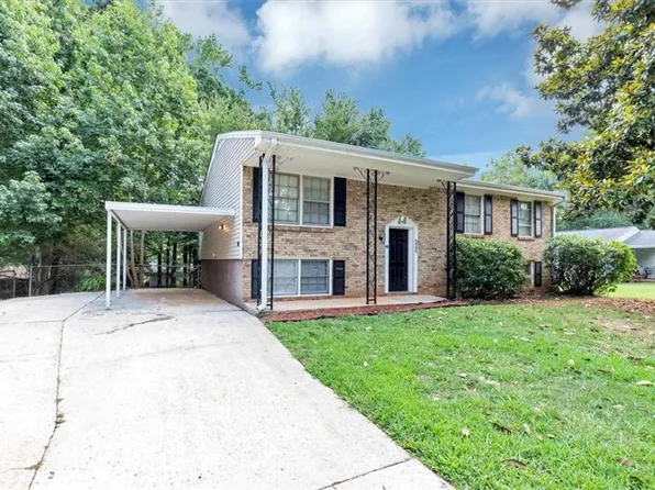6880 Maddox Rd, Morrow, GA 30260