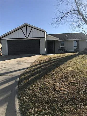 4907 SE Churchill Way — Photo 1