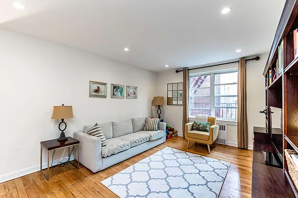 Sold by Keller Williams Realty Landmark | media 15