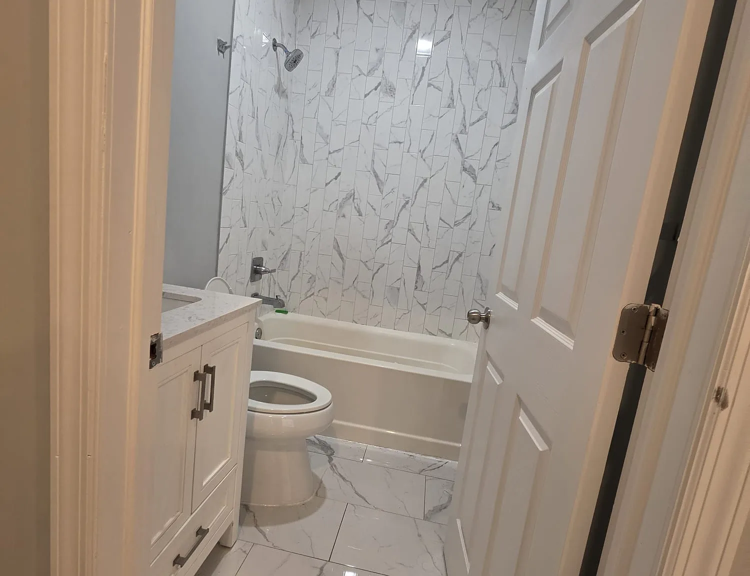 1 bed, $1,718 — Photo 4