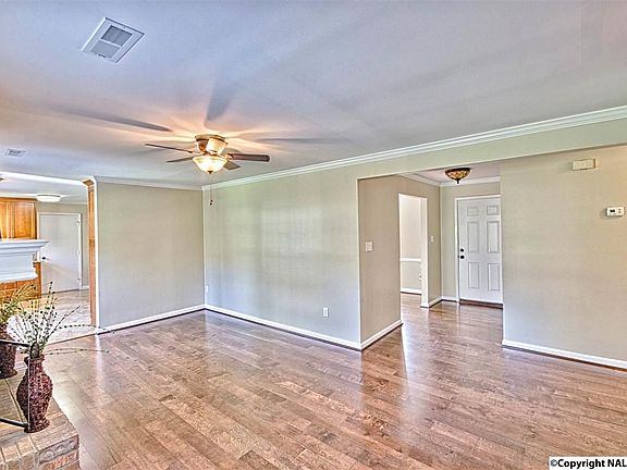 4th image of 13005 Camelot Dr SE