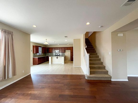 4th image of 2756 Fountain St