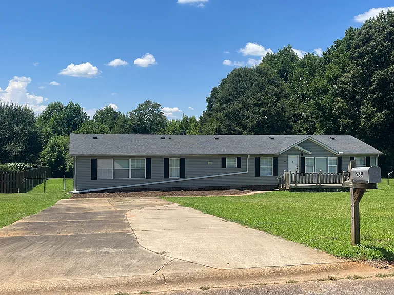 539 Valleybrook Ln — Photo 6