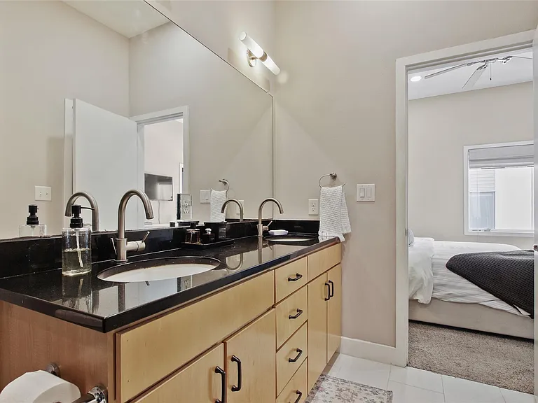 1702 S Lamar Blvd #3 — Photo 17