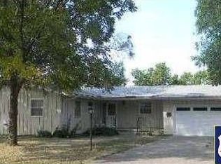 410 Shelle Rd, Manhattan, KS 66502
