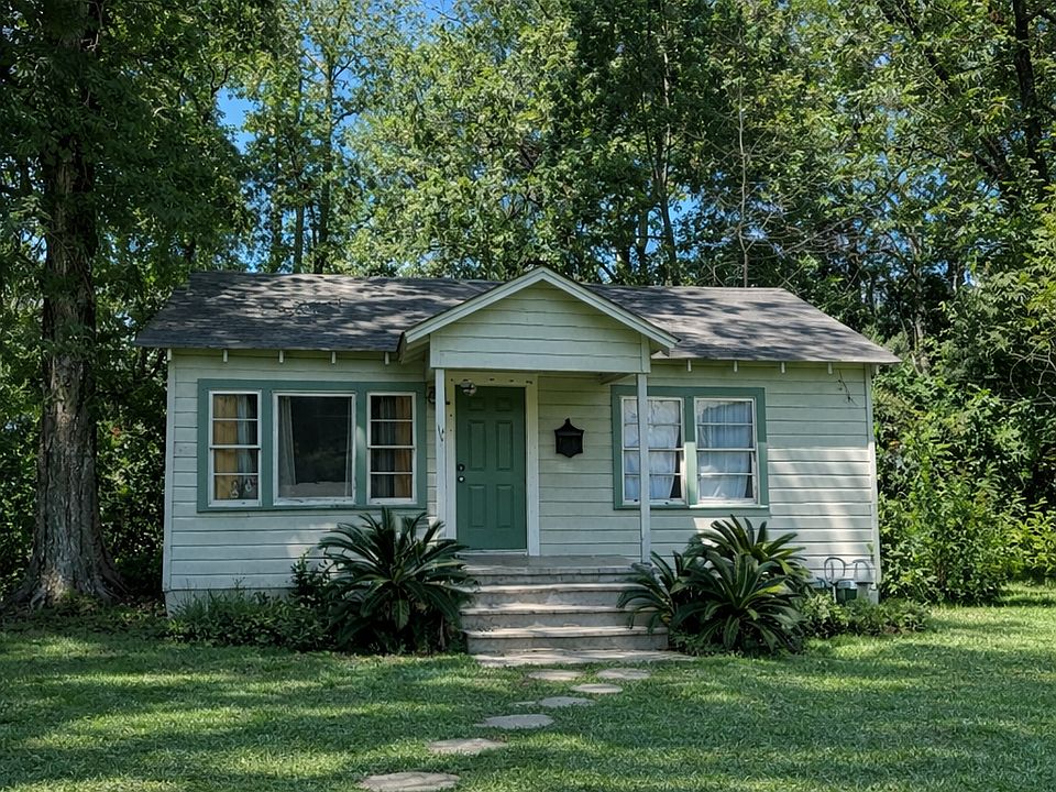 1st image of 1307 Holloway Dr