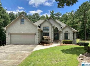 521 Eagle Point Ln, Pell City, AL 35128