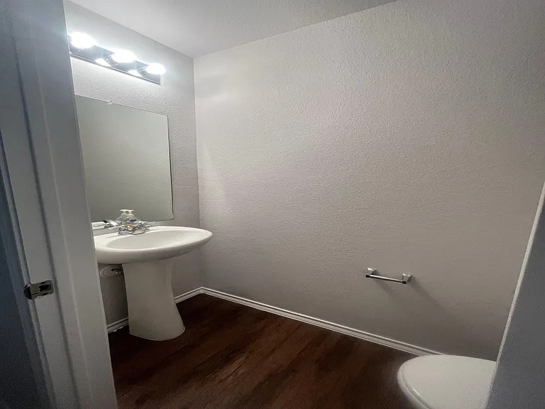 1903 Prairie View Dr — Photo 10