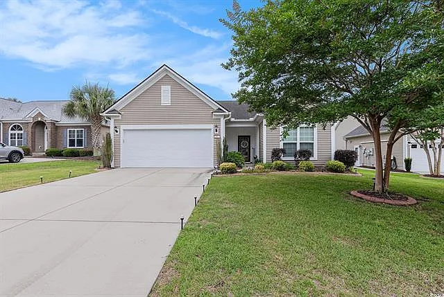 3 bed, 2218 sqft, $2,200 — Photo 2