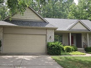 1649 Roxburgh Ave, East Lansing, MI 48823