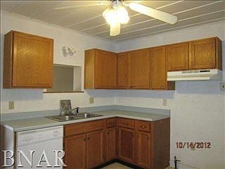 4th image of 303 E Pease St