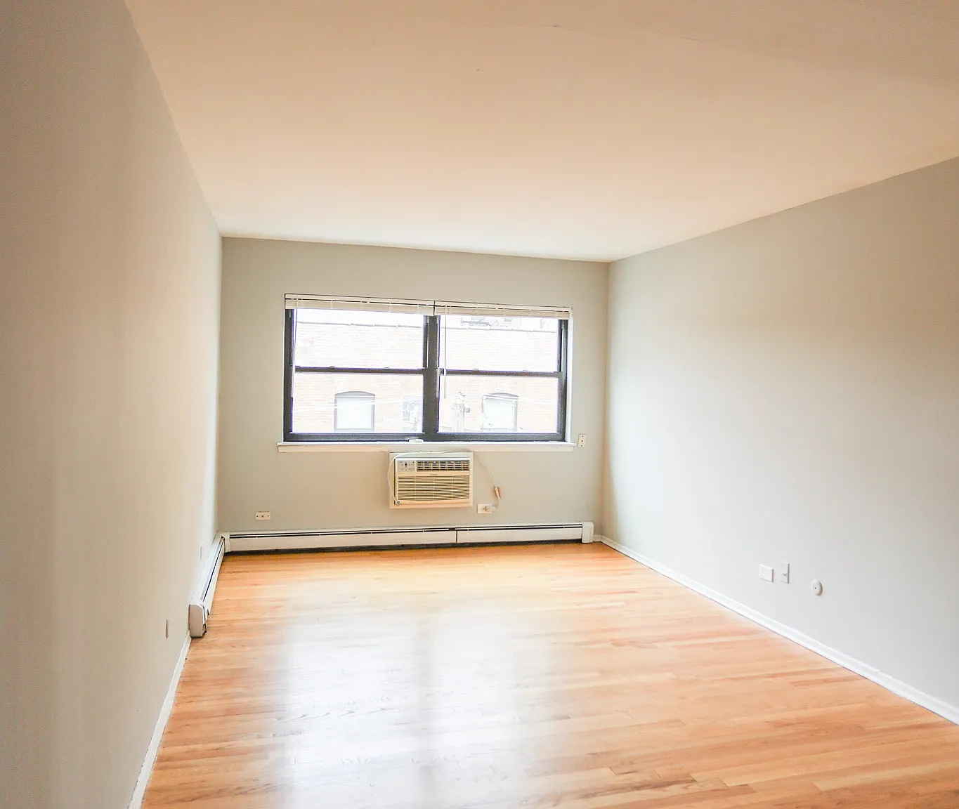 2 bed, 900 sqft, $2,950 — Photo 3