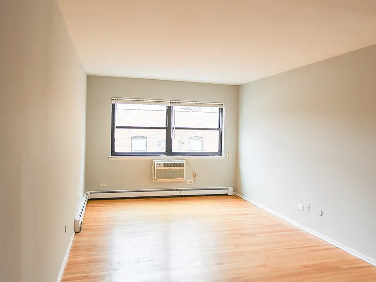 2828 N Cambridge Ave #527 — Photo 2