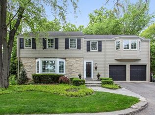 1233 Forest Glen Dr N, Winnetka, IL