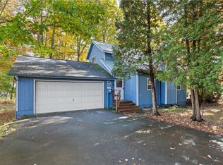 3 Shelly Ln, Mount Pocono, PA 18344