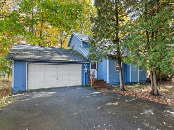 3 Shelly Ln, Mount Pocono, PA 18344