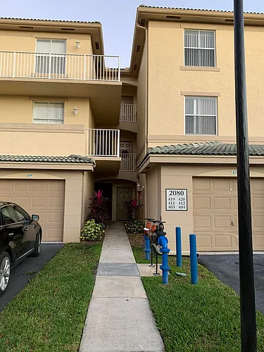 2080 Greenview Shores Blvd Photo 1