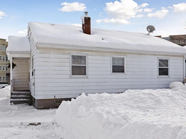 871 Lexington Pkwy S — Photo 30