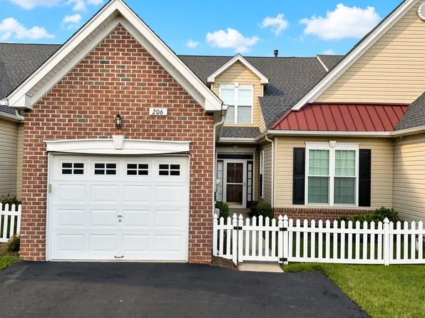206 Dorchester Dr, Sellersville, PA 18960
