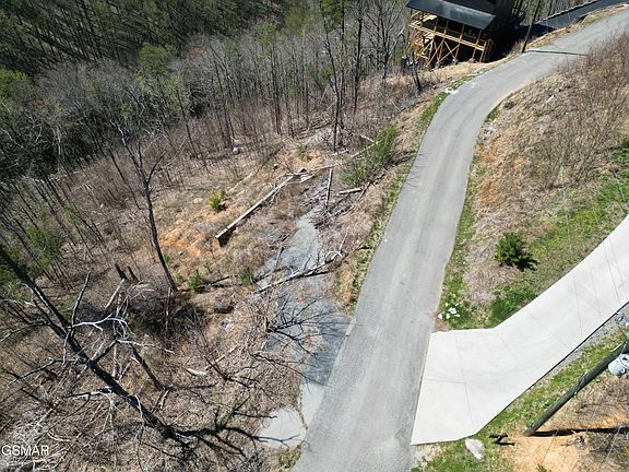 4th image of 3221 Emerald Springs Loop