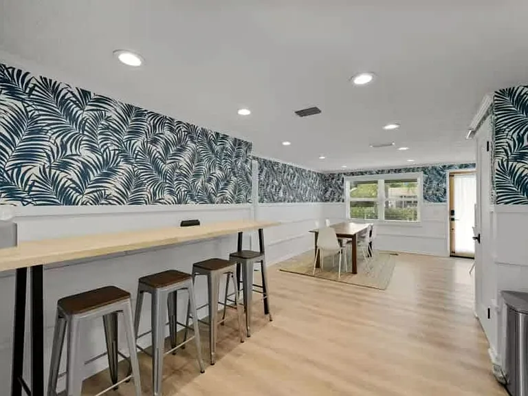 Building's Lounge