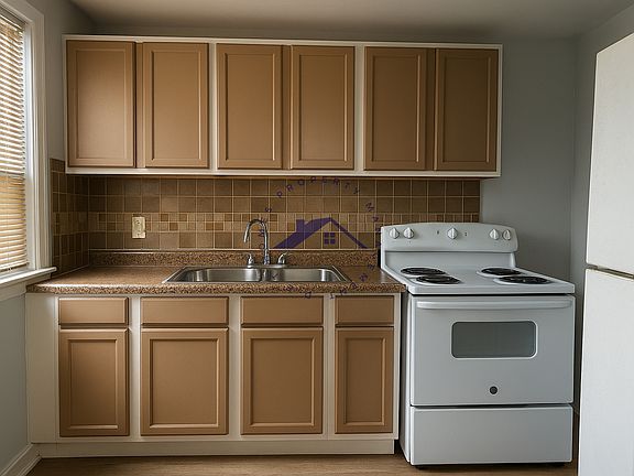 5th image of 17500 2nd Ave #17536