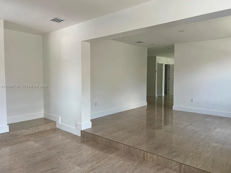 1239 SW 22nd Ave — Photo 3