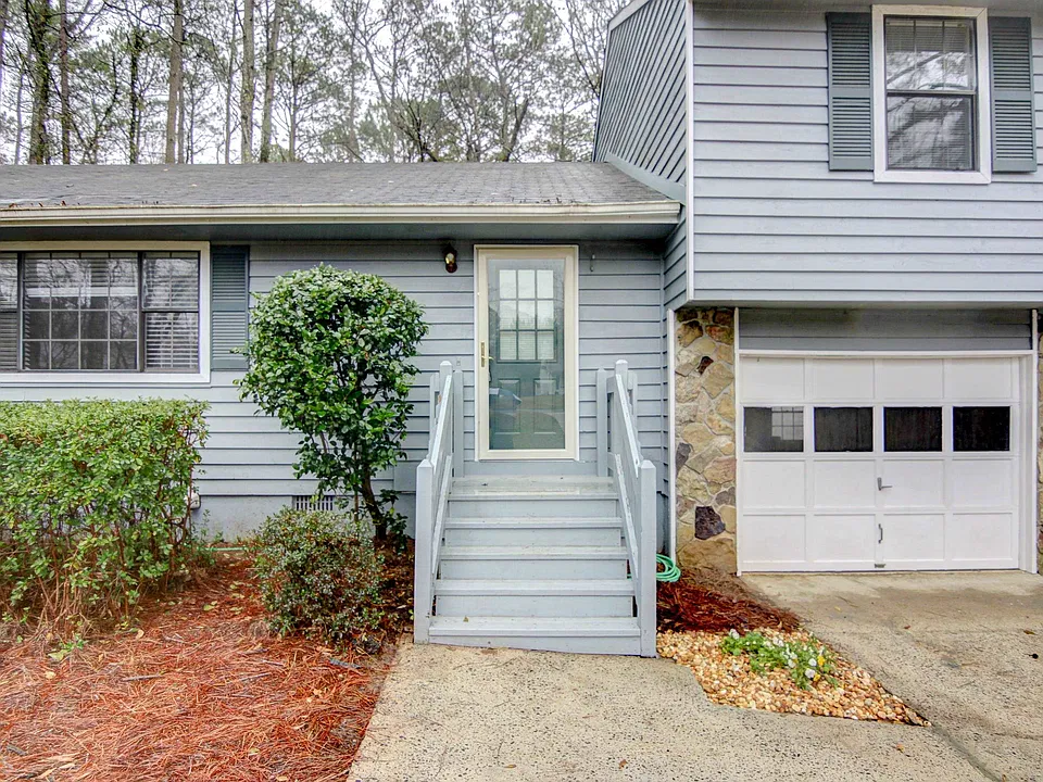 102 Pine Point