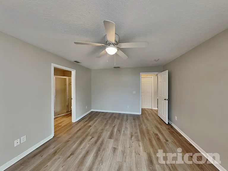 11107 Cranston St — Photo 6