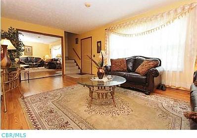 4th image of 6678 Helm Ave