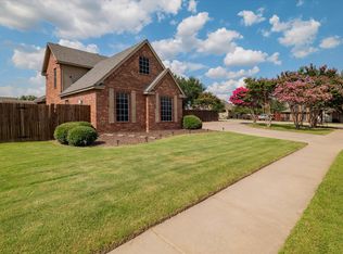 608 Maple Dr, Pilot Point, TX 76258