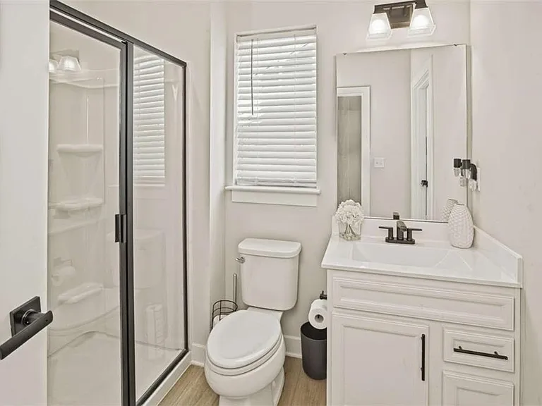 305 Meuse Ln — Photo 10
