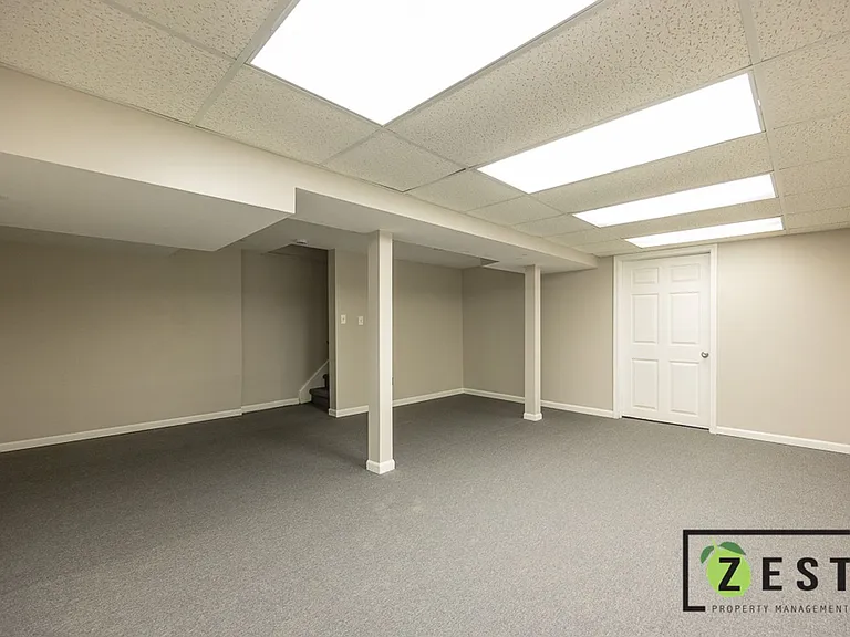 415 Fox Hills Dr N — Photo 22
