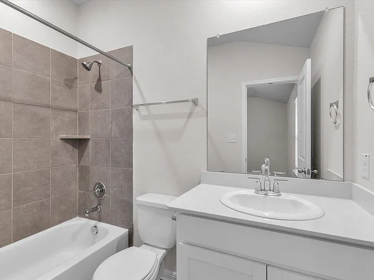 405 Grasslands Trl — Photo 16