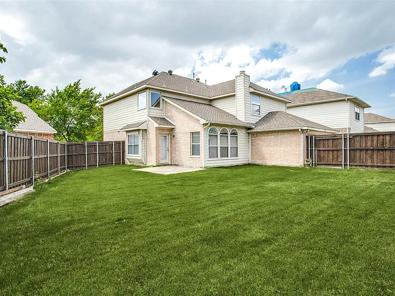 1402 Sunshine Dr — Photo 35
