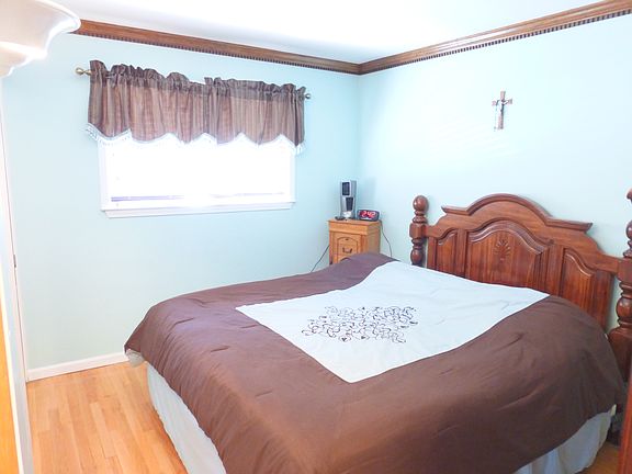 5th image of 18045 Cloverdale Dr
